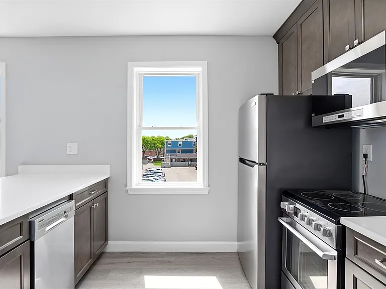 250-252 Main St #3R — Photo 5