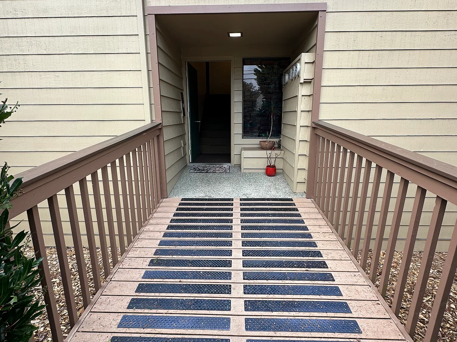 7335 NE 141st St — Photo 3