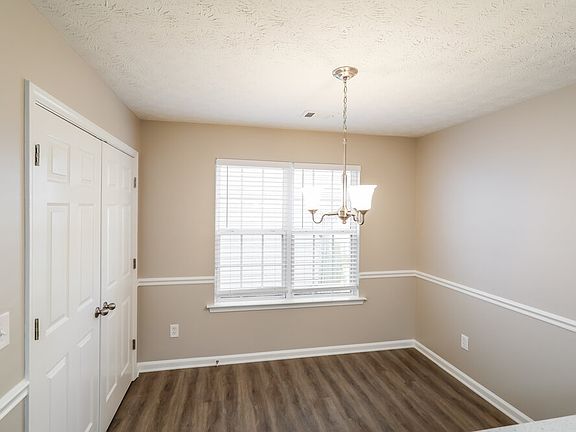 5th image of 1385 Lafayette Sq