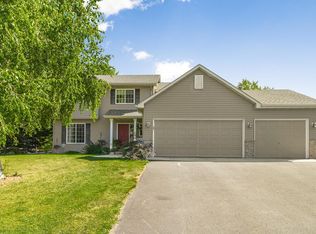 2275 Coldwater Xing, Mayer, MN 55360