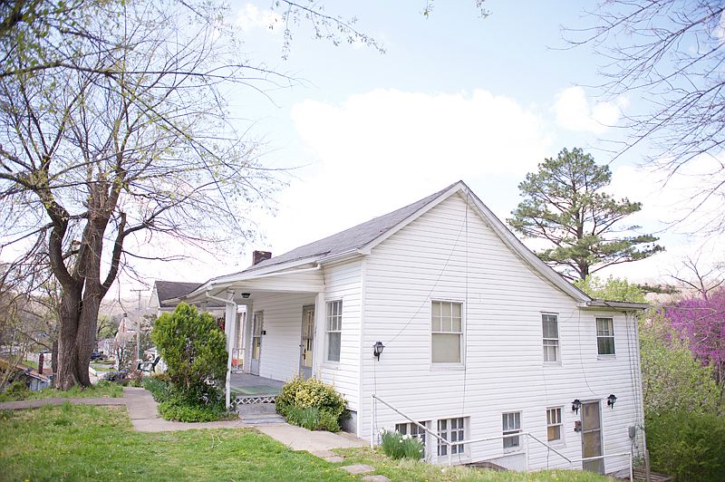 2nd image of 748 Oakhurst Ave