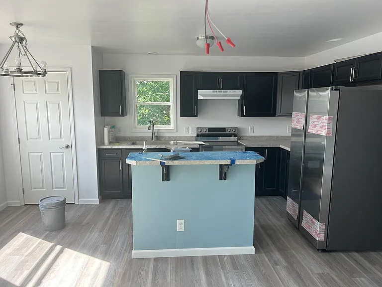 212 Smith St — Photo 10