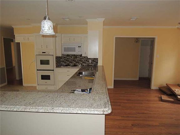 5th image of 483 Collinswood Dr