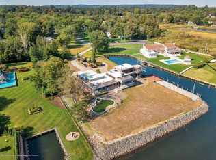 12 Broadmoor Dr, Rumson, NJ 07760