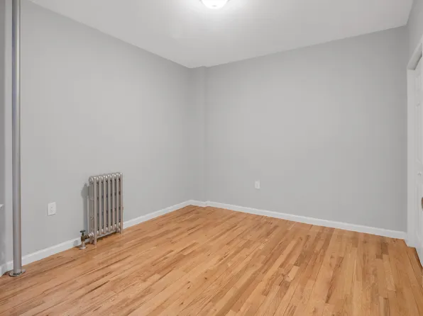 2410 Davidson Avenue image 7 of 11