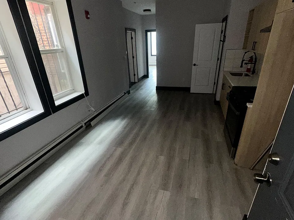 194-196 Johnson Ave #2