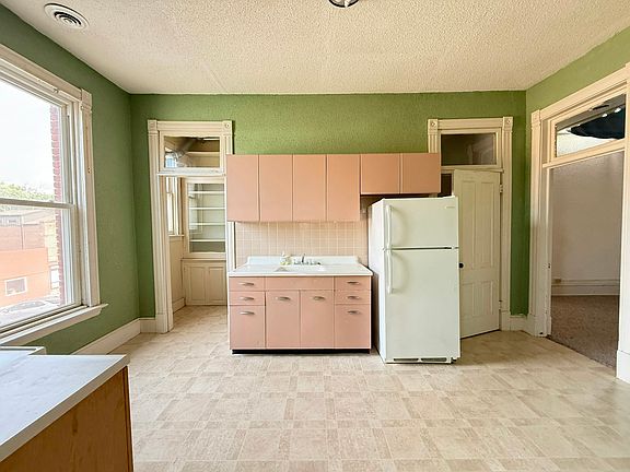 3rd image of 704 N 3rd St #2