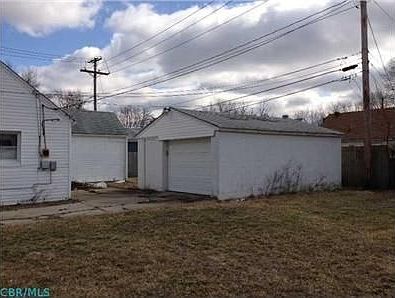 2nd image of 749 Lawndale Ave