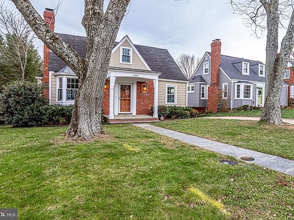 2nd image of 2909 Meadow Ln