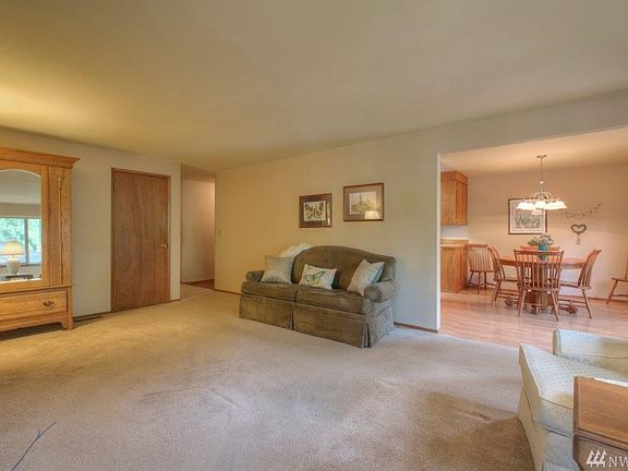 Looking into the dining room.