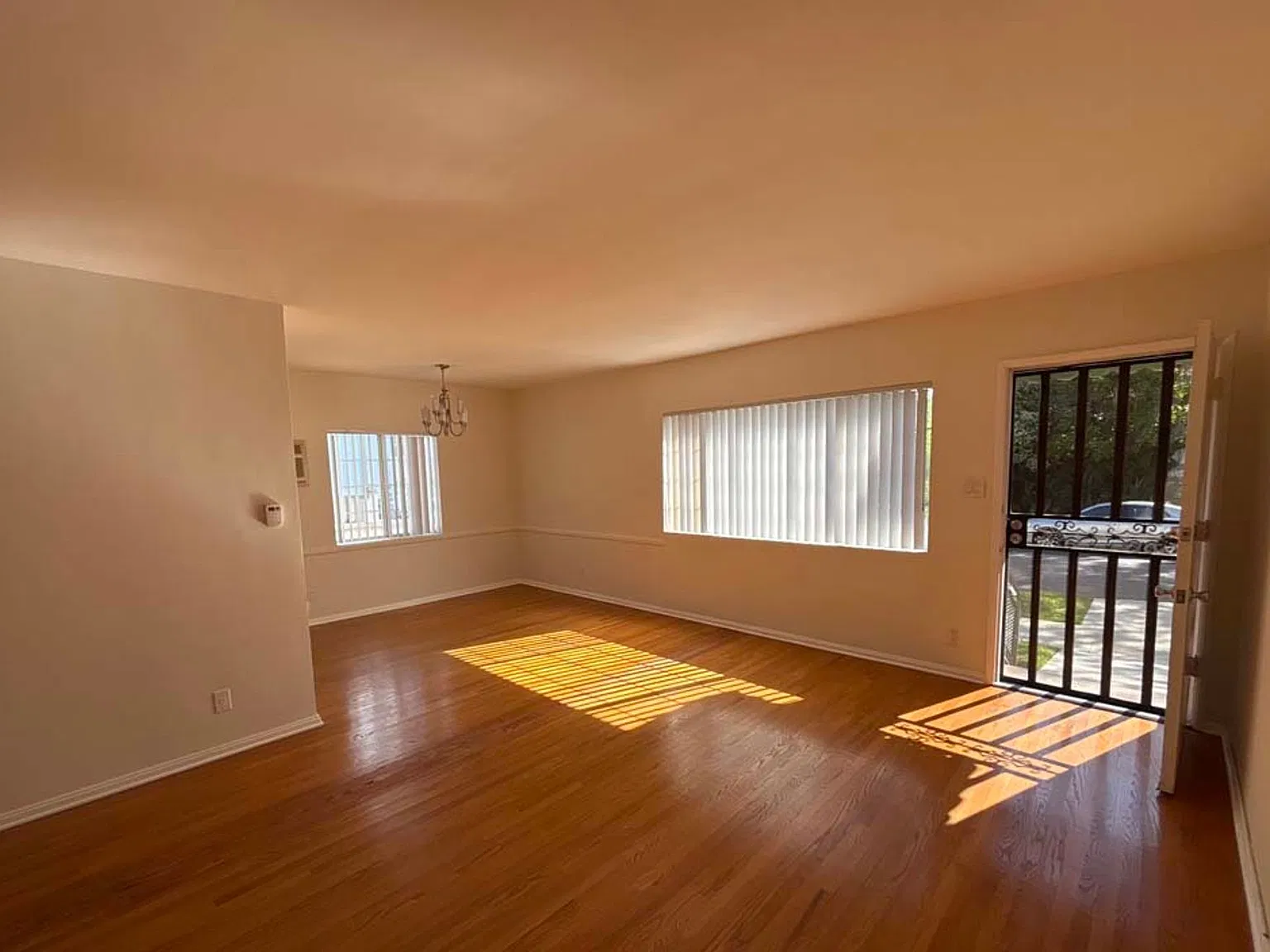 1135 S. Oakhurst Dr. — Photo 3