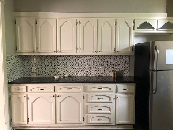 4th image of 4051 Warwick Blvd #101