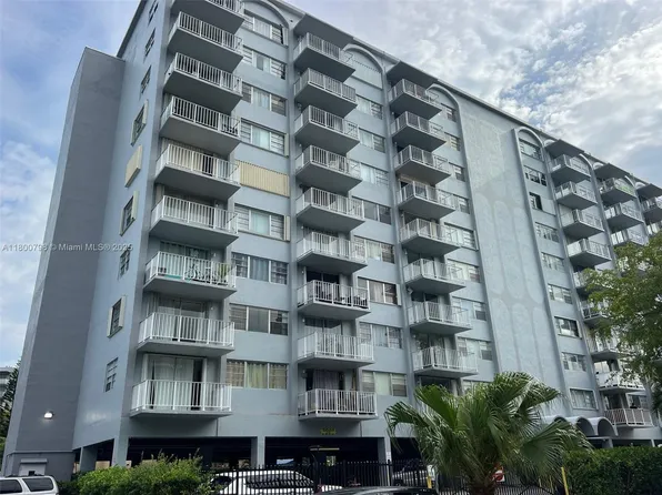 1470 NE 125th Ter APT 810, North Miami, FL 33161