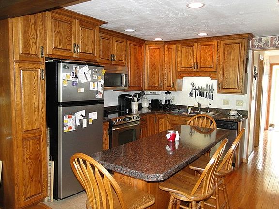 2nd image of 118 N Larocque Dr