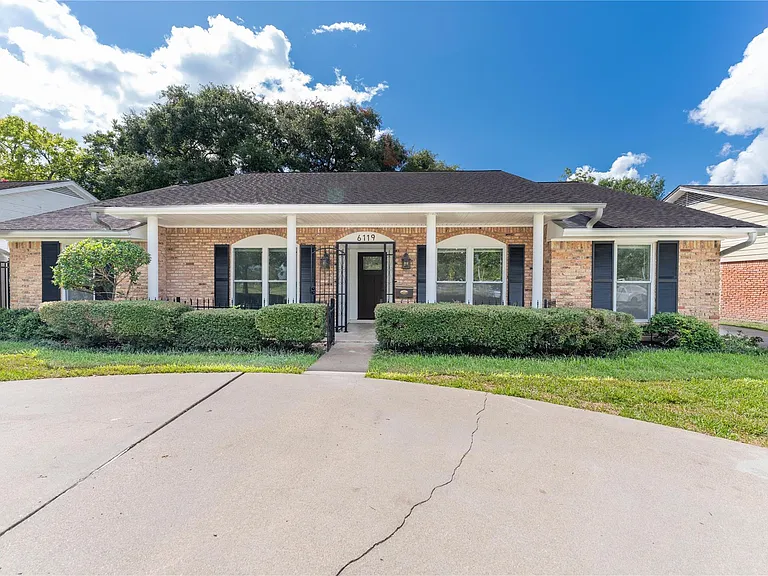 6119 S Braeswood Blvd — Photo 4