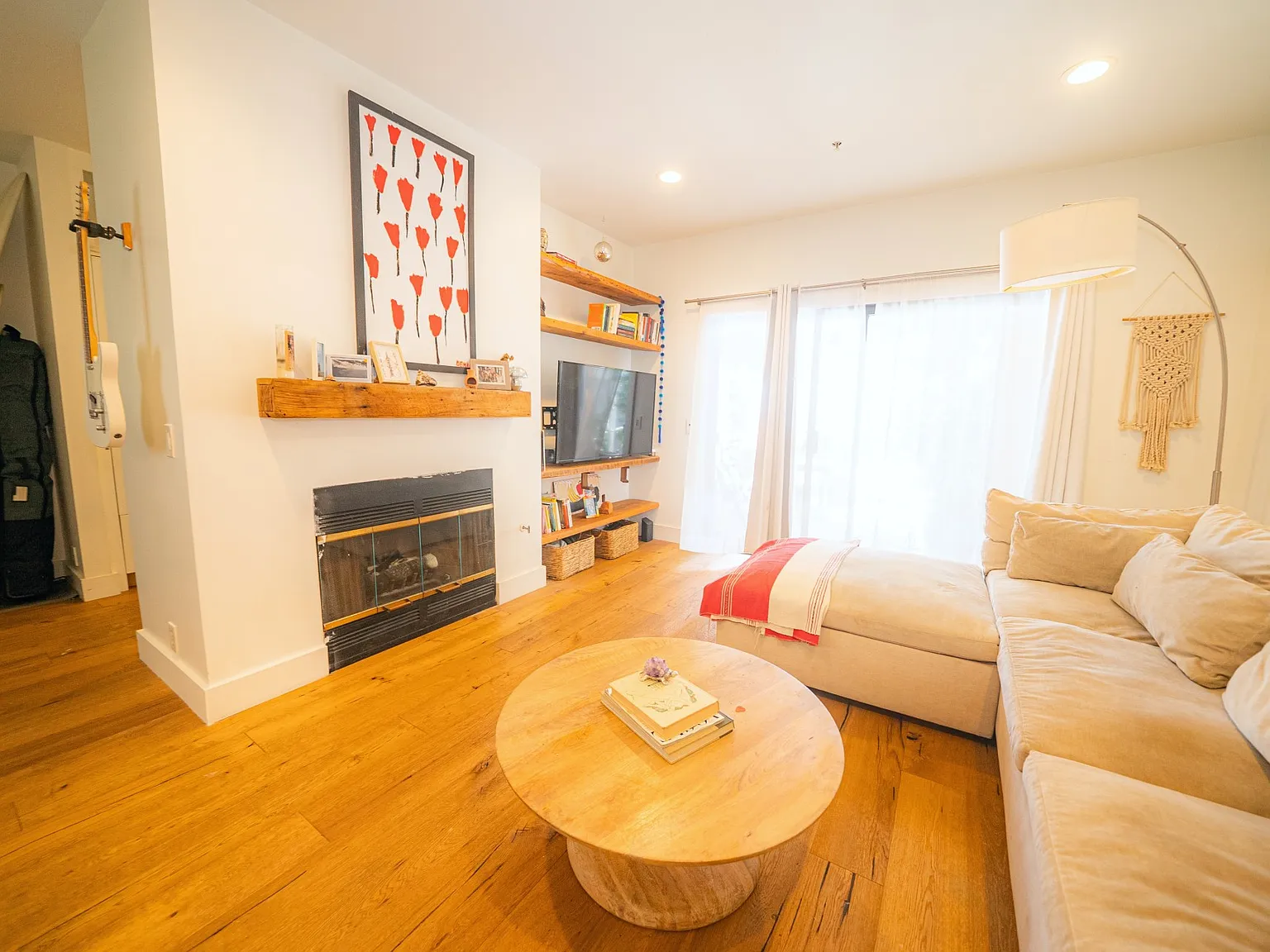 2 bed, 2.5 bath, 1428 sqft, $5,300 — Photo 4