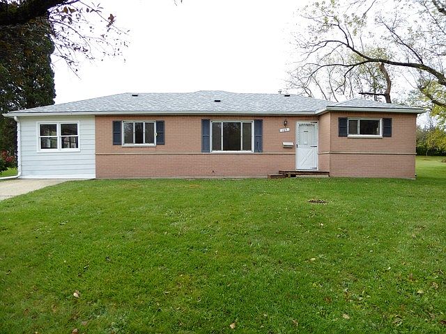 1st image of 165 Hawthorne Ln