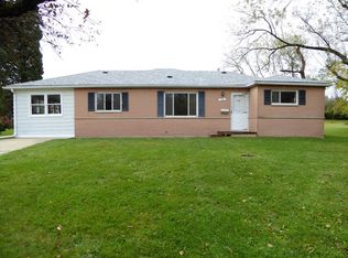 165 Hawthorne Ln, Hoffman Estates, IL 60169