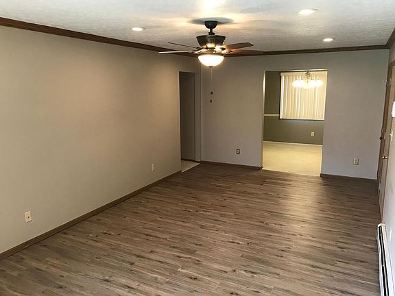 3rd image of 7368 Eisenhower Dr