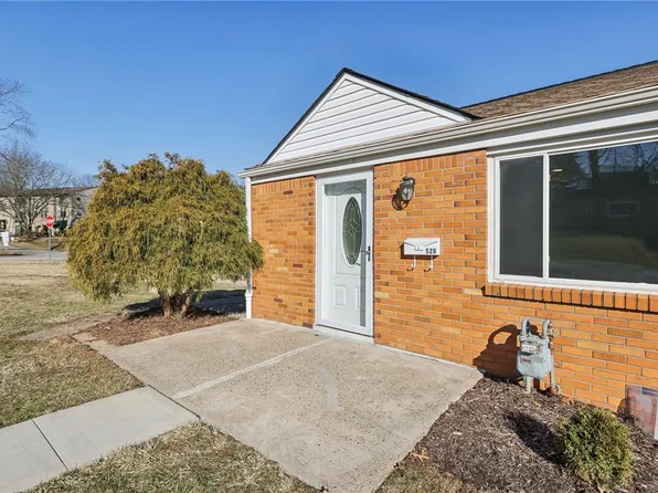 520 Rosewood Dr, Pittsburgh, PA 15236