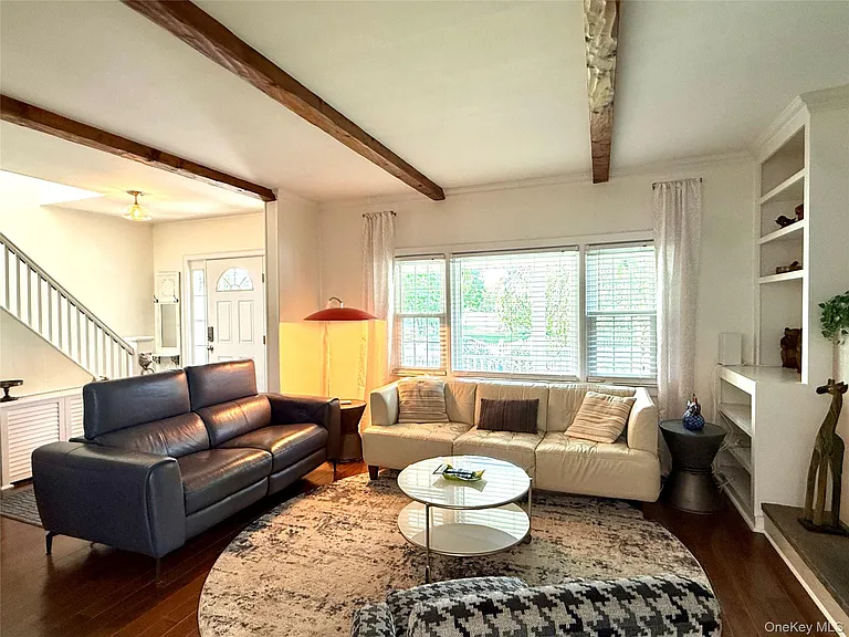 31 Jacobson Ave — Photo 4