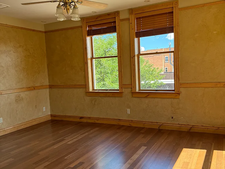445 E Main St — Photo 7