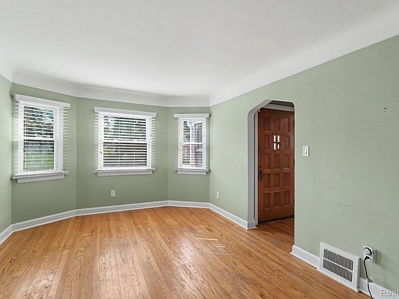 5th image of 1621 Beaufield St