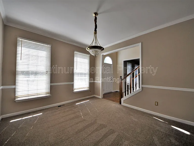 7115 Red Fox Ln — Photo 5