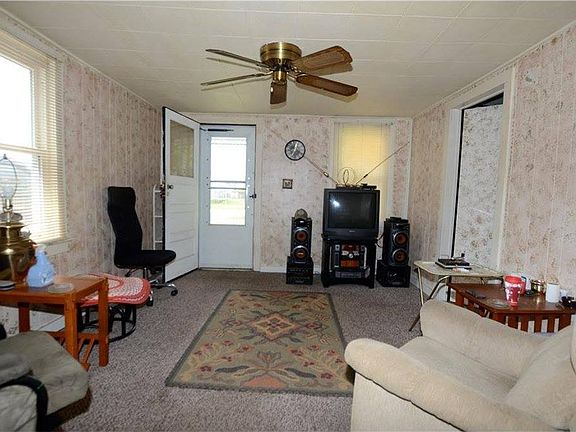 3rd image of 1129 S Mickley Ave