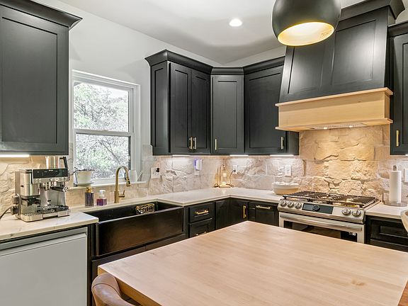 2nd image of 2320 Stephens Rd