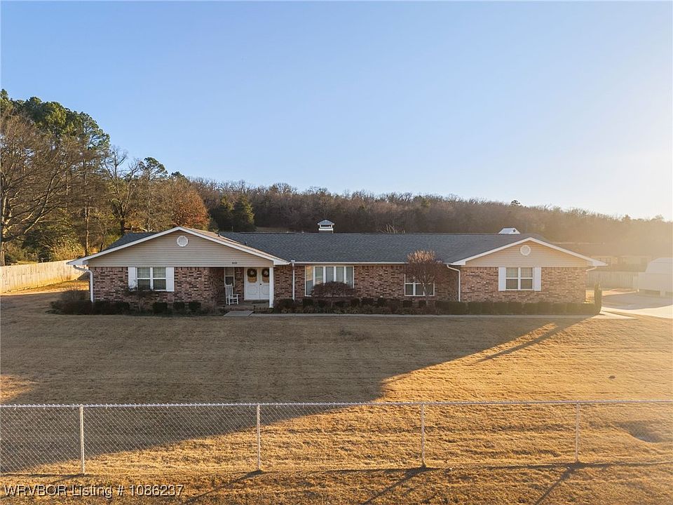 1st image of 513 Beverly Dr