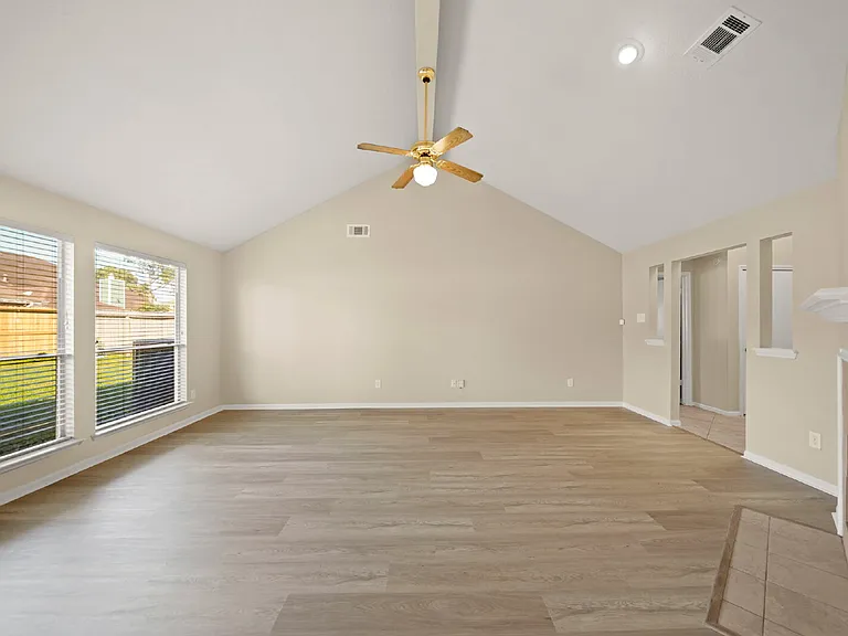 6355 Northland Dr — Photo 22