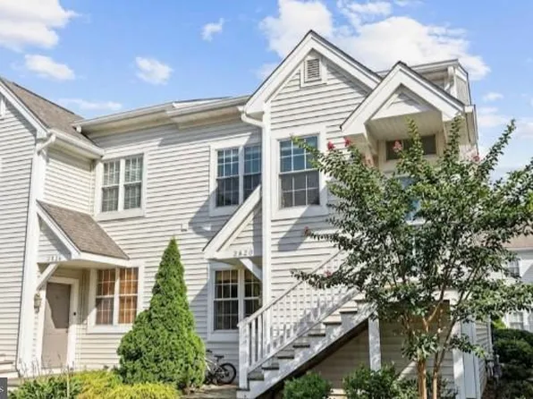2822 Yarling Ct #2822, Falls Church, VA 22042