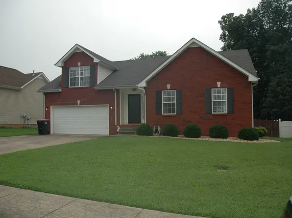 1464 Cedar Springs Cir, Clarksville, TN 37042
