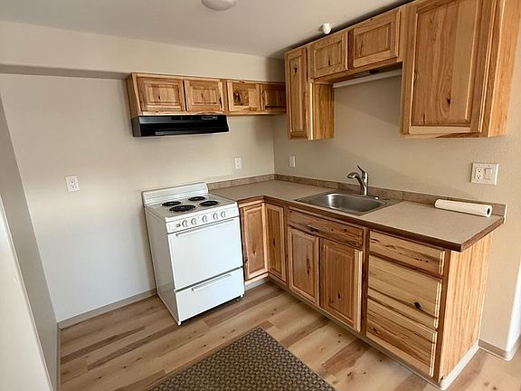 4th image of 228 Craig Ave #B