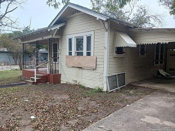2nd image of 702 W Malone