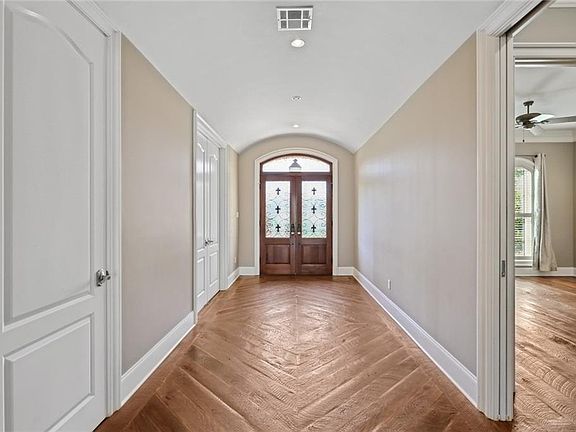 3rd image of 6221 Louisville St