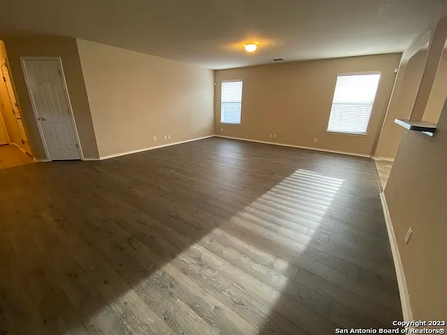 3 bed, 2.0 bath, 1579 sqft, $1,700 — Photo 3