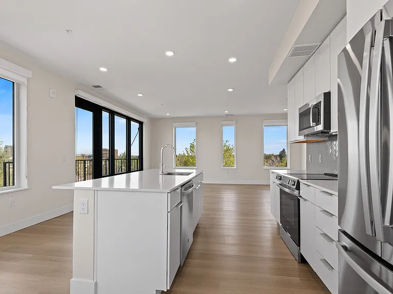 Frameline Apartments — Photo 36