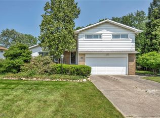 1019 Rose Blvd, Highland Heights, OH 44143