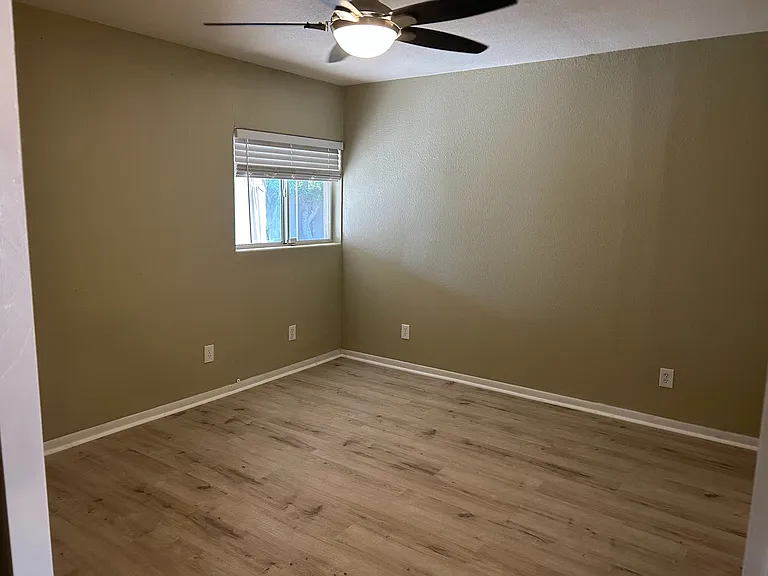 2933 W Muriel Dr — Photo 21