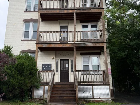 24-26 Alden St, 24-26 Alden St #2W, Hartford, CT 06114