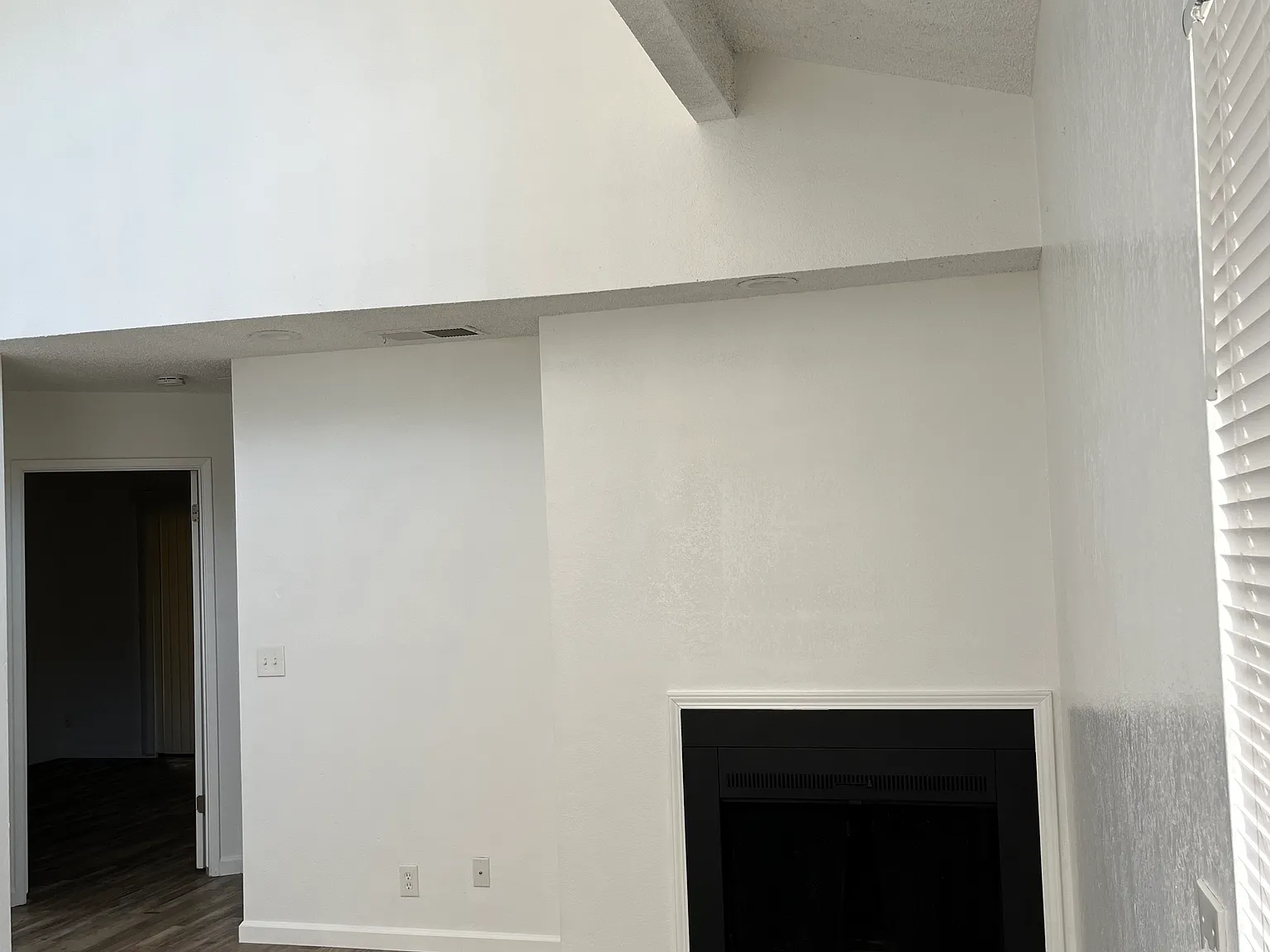 2 bed, 900 sqft, $1,375 — Photo 4