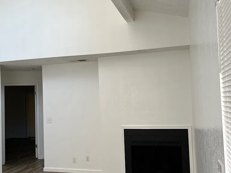 241 W Tulare Ave #D — Photo 4