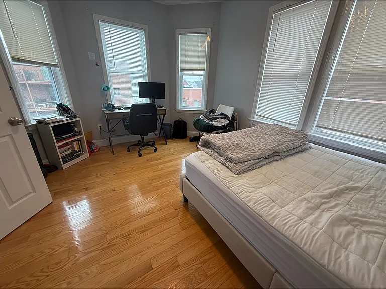 29 Waverly St #3 — Photo 11