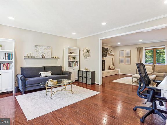 5th image of 15304 Holly Hill Dr