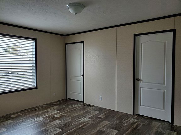 4th image of 309 Wroble Dr