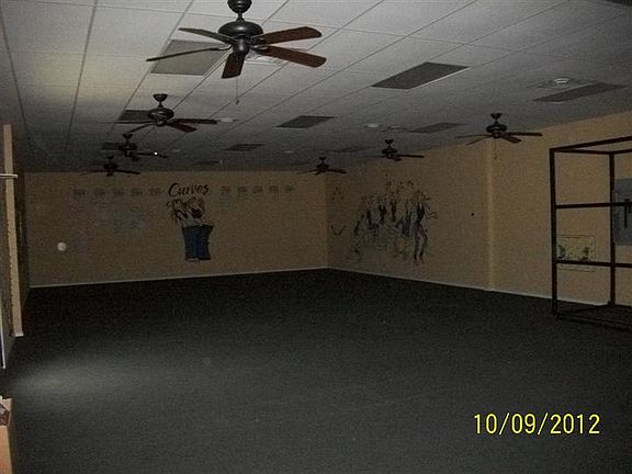 4th image of 305 N Collegiate Dr