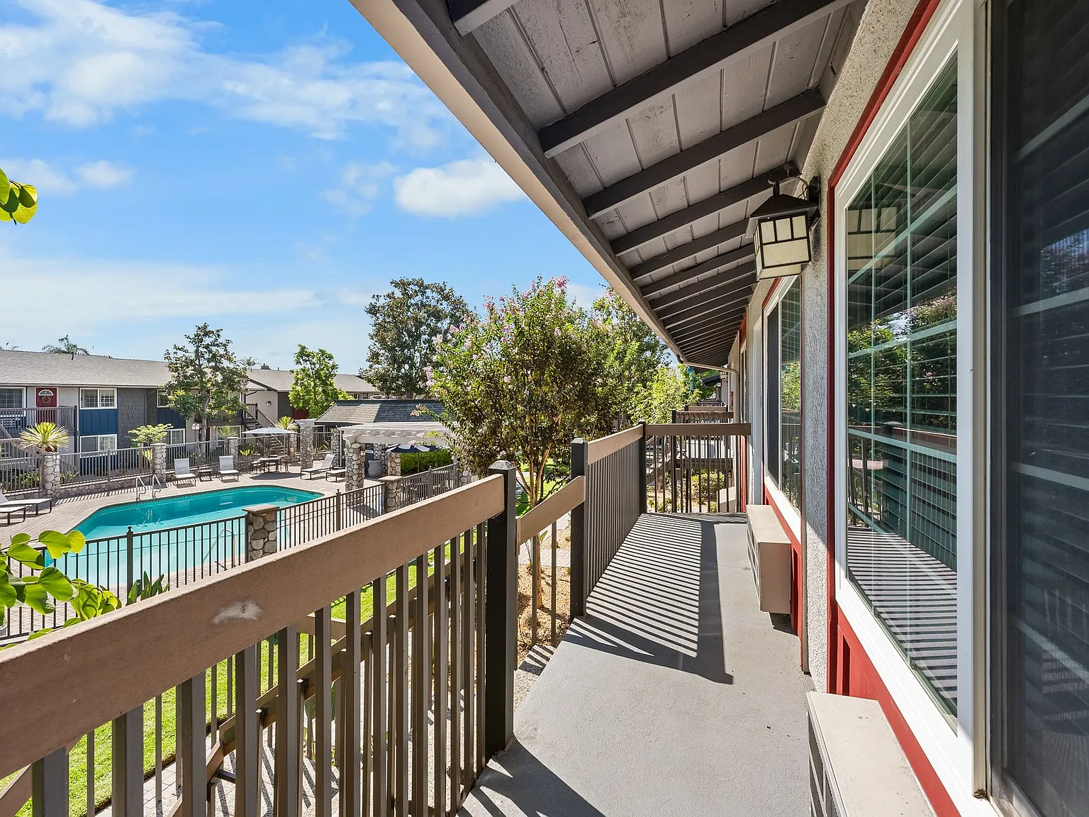 Sundial Apartments — Photo 4