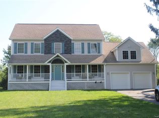 52 Rose Dr, Mahopac, NY 10541